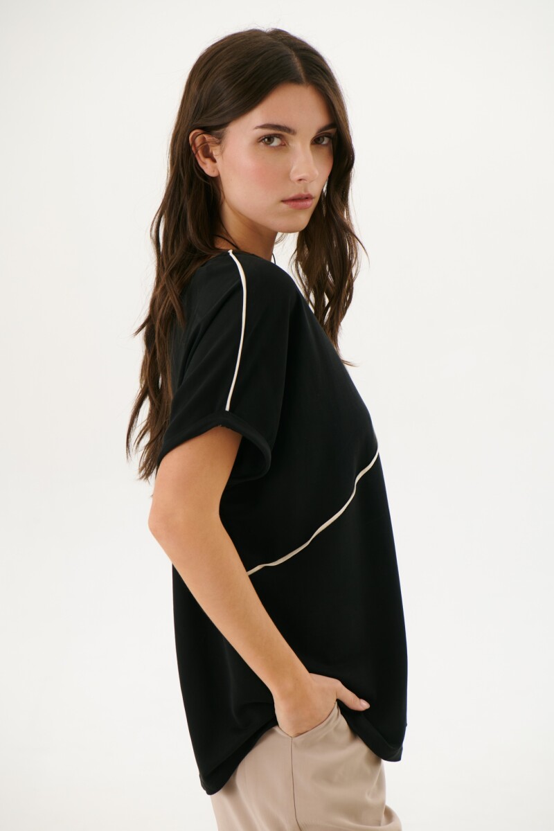 REMERA DIAGONAL NEGRO