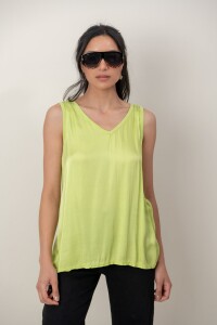 TOP AMIRA Verde Manzana