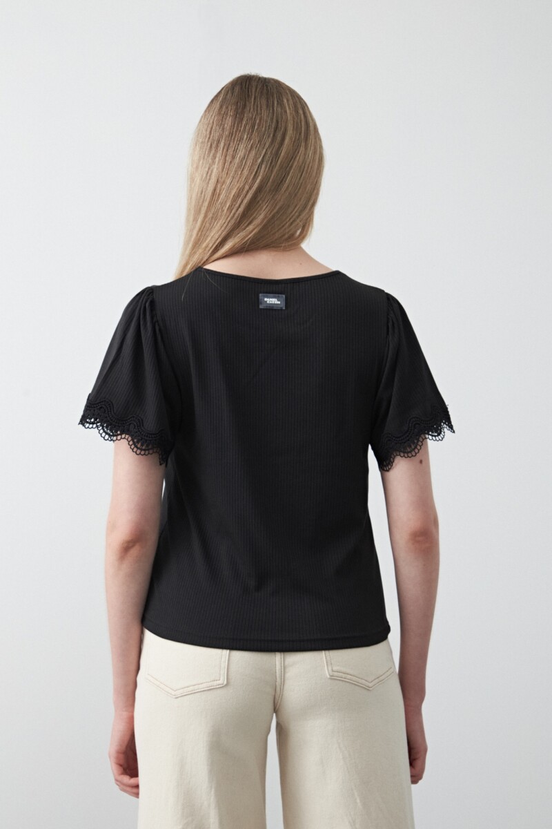 REMERA IWAKI Negro
