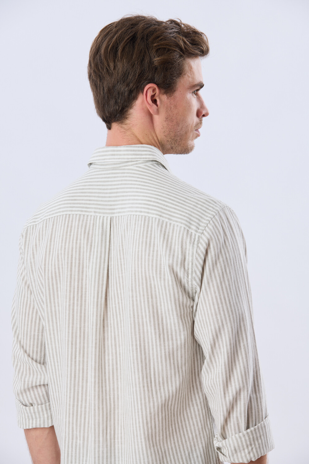 CAMISA RAYADA DE LINO Verde