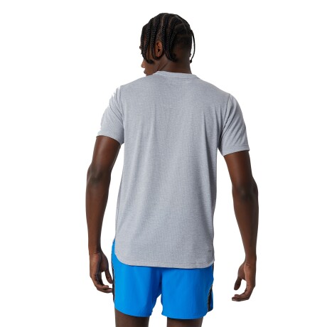 Remera New Balance de Hombre IMPACT RUN MT21262AG GREY