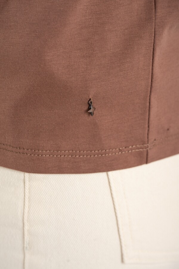 Remera Algodon Peinado Escote Lurex Mocha