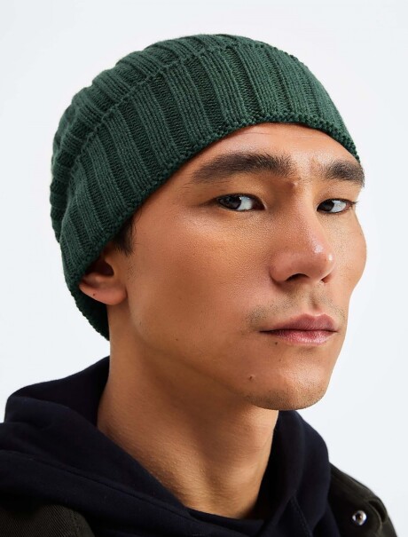 GORRO UNISSEX EN TEJIDO DE PUNTO VERDE
