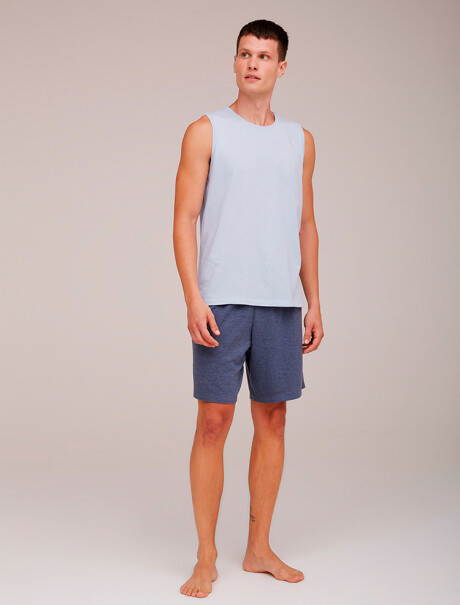 PIJAMA MASCULINO CON MUSCULOSA Y SHORT CELESTE