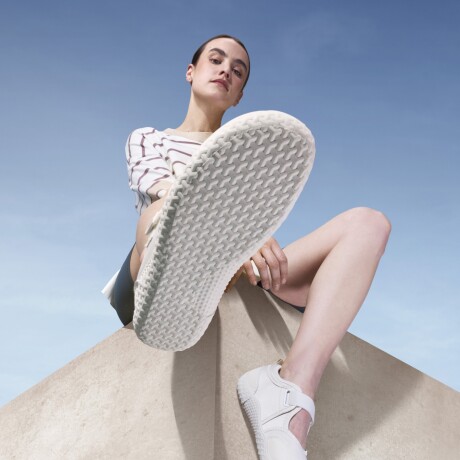 ZAPATILLA COMFINA Beige