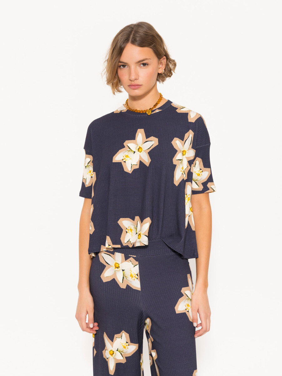 REMERA FLOWER 