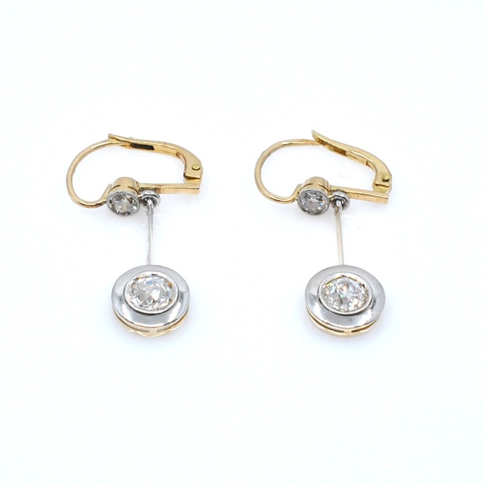 Caravanas largas en oro 18k antiguas con brillantes. Caravanas largas en oro 18k antiguas con brillantes.