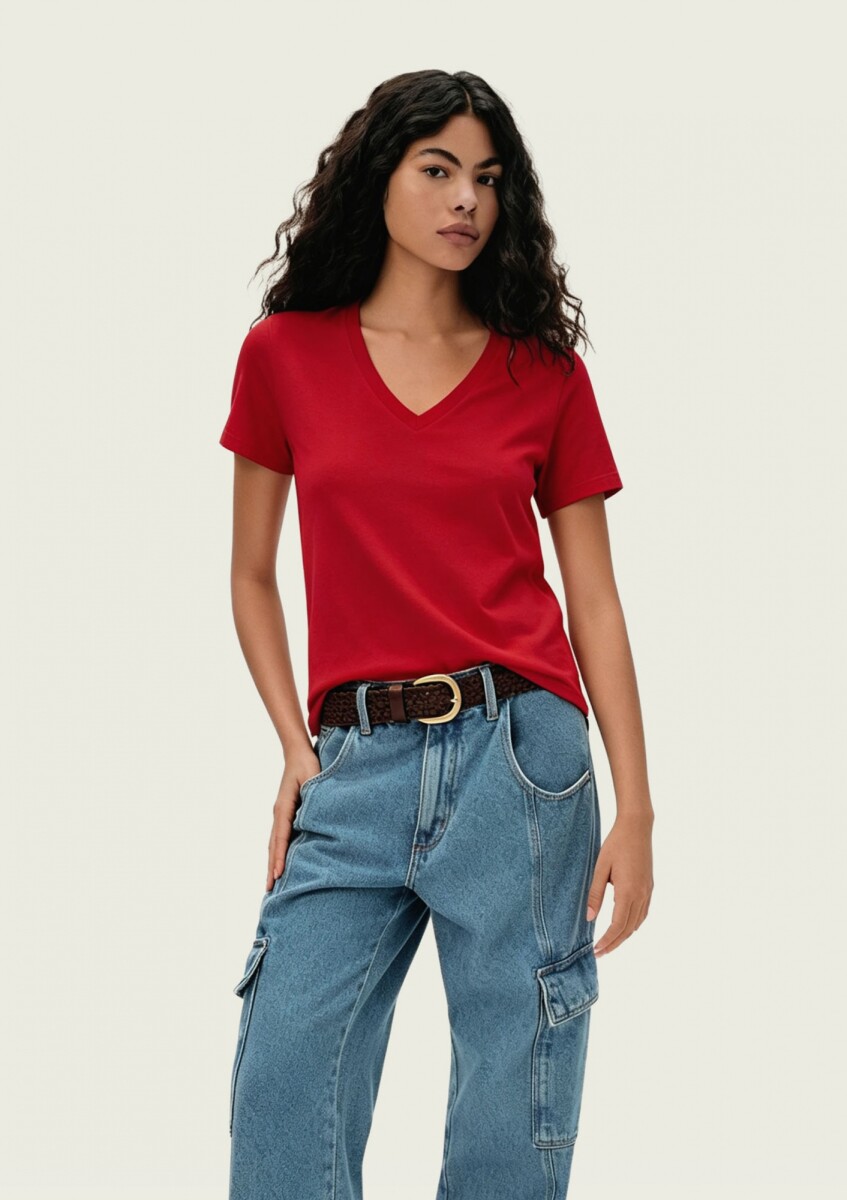 CAMISETA BÁSICA CUELLO EN V - ROJO 