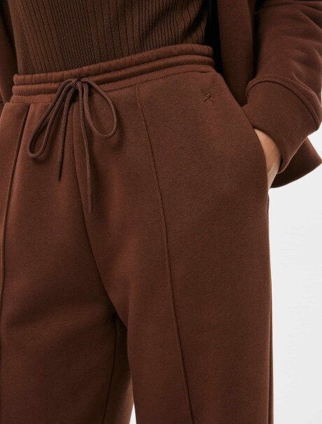 PANTALÓN CON BOLSILLOS - BORDEAUX MARRÓN