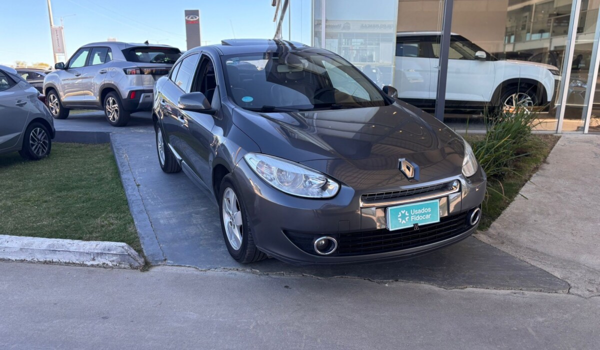 Renault Fluence Dynamique AT - 2011 Renault Fluence Dynamique AT - 2011