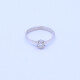 Anillo solitario platino y brillante. Anillo solitario platino y brillante.