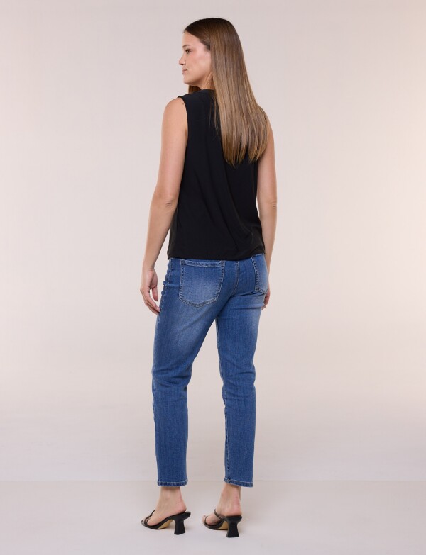 Blusa Escote Calado Y Cuentas Doradas NEGRO