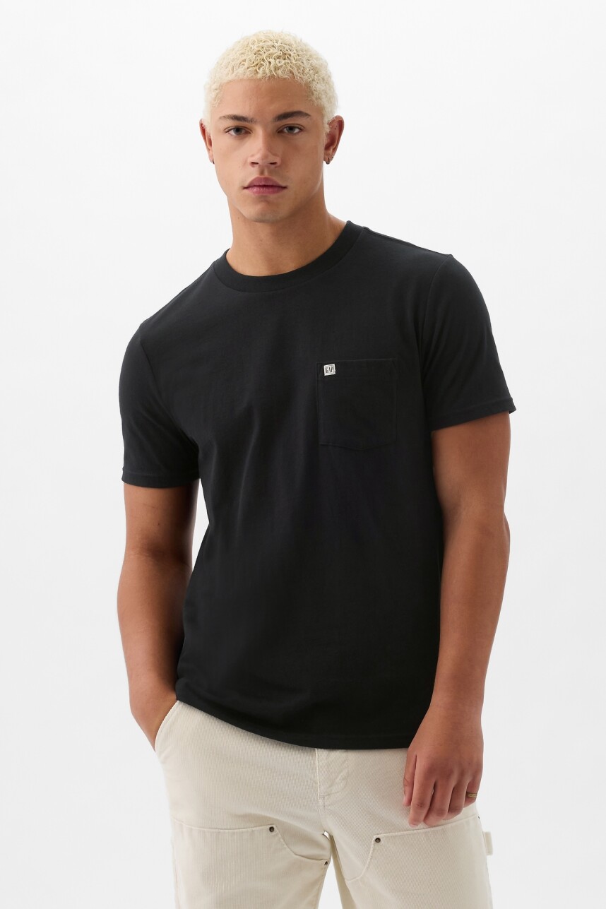 Remera Con Bolsillo Logo Gap Hombre Black
