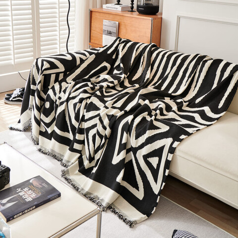 Manta sillón y cama triángulos 180x260cm negro