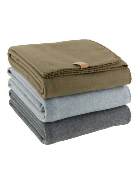 Manta throw DAGLILJE 130x170 gris claro Manta throw DAGLILJE 130x170 gris claro