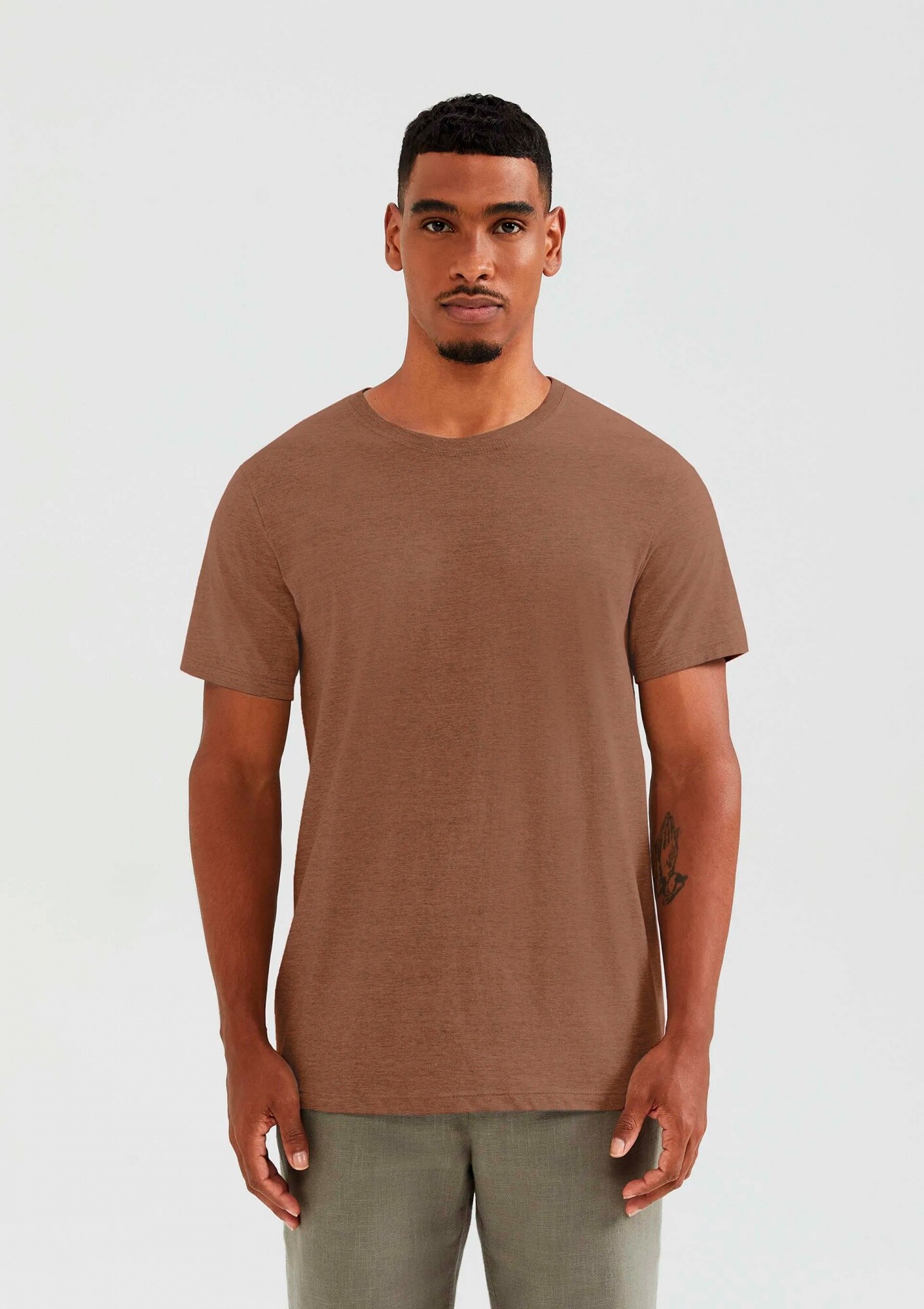 Camiseta marron sale