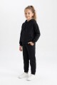 Jogger con puño NEGRO