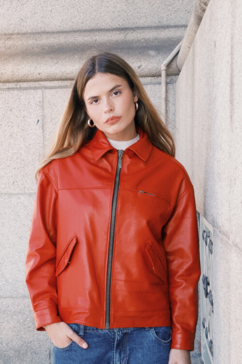 BOMBER CUERO LISBOA ROJO