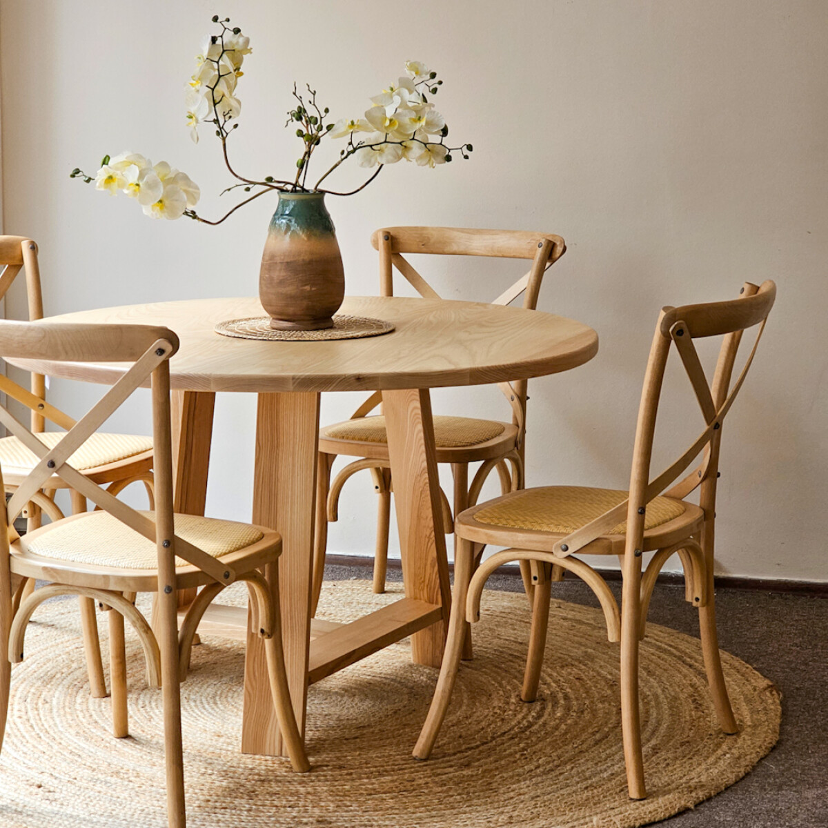 Mesa Sabella redonda 120cm diámetro en fresno (Por Pedido) 