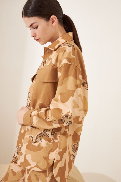 CHAQUETA CAMOUFLAGE CAMEL