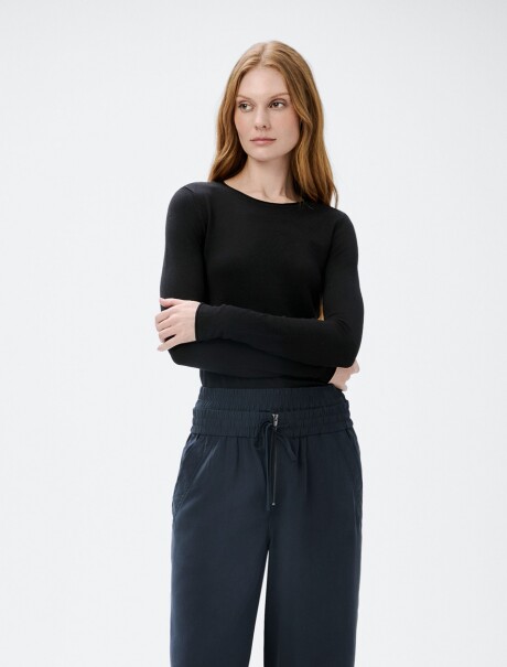 BLUSA DE MANGA LARGA AJUSTADA EN TEJIDO DE PUNTO LIGERO NEGRO