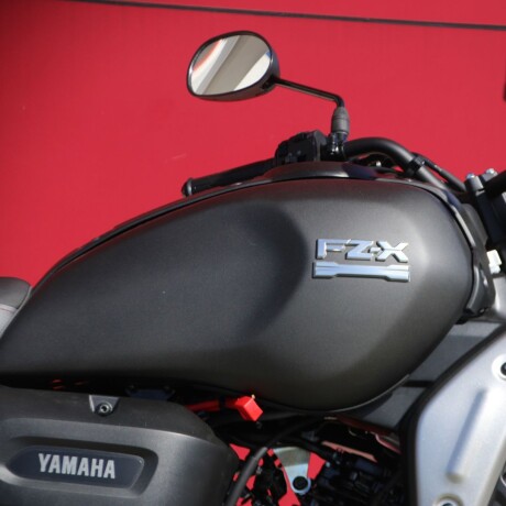 Yamaha FZX Negro
