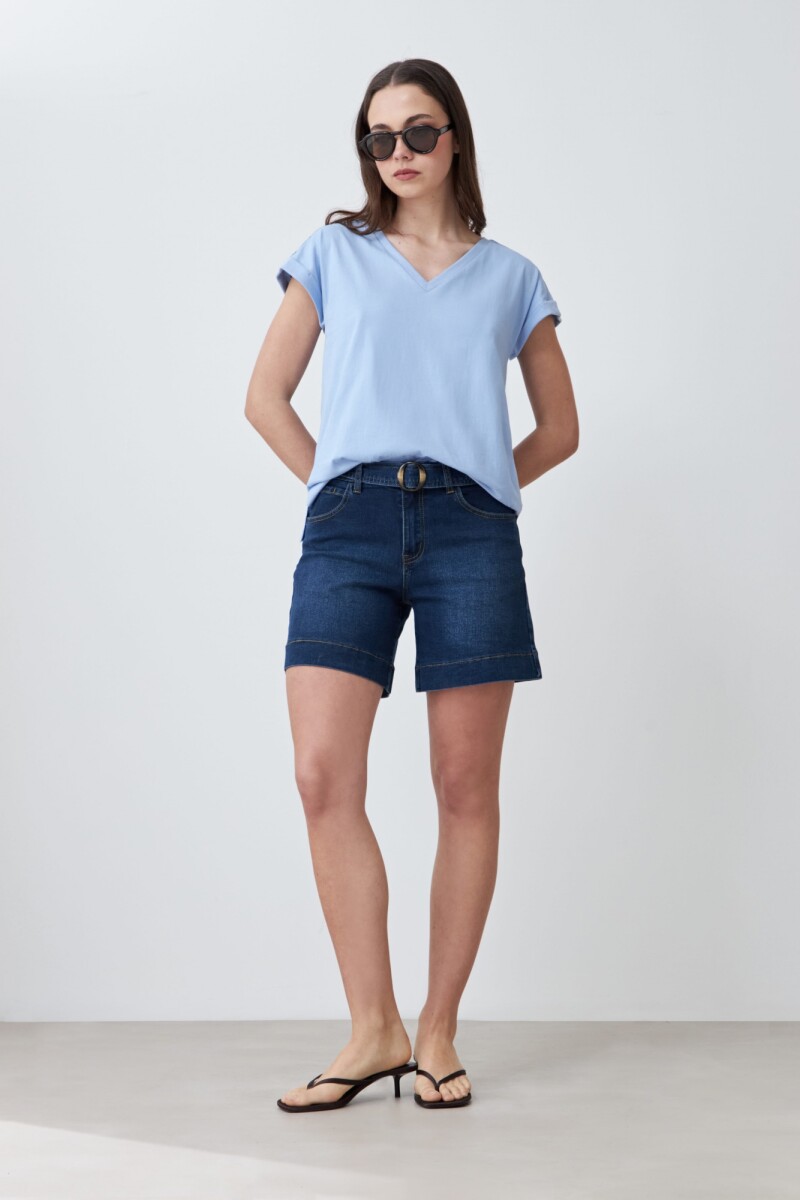 Remera con bordado en hombros - celeste melange 