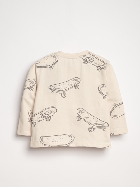 Remera Manga Larga Estampada Skate Cruda