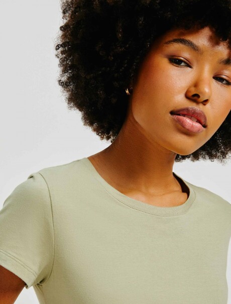 CAMISETA BÁSICA MANGA CORTA VERDE