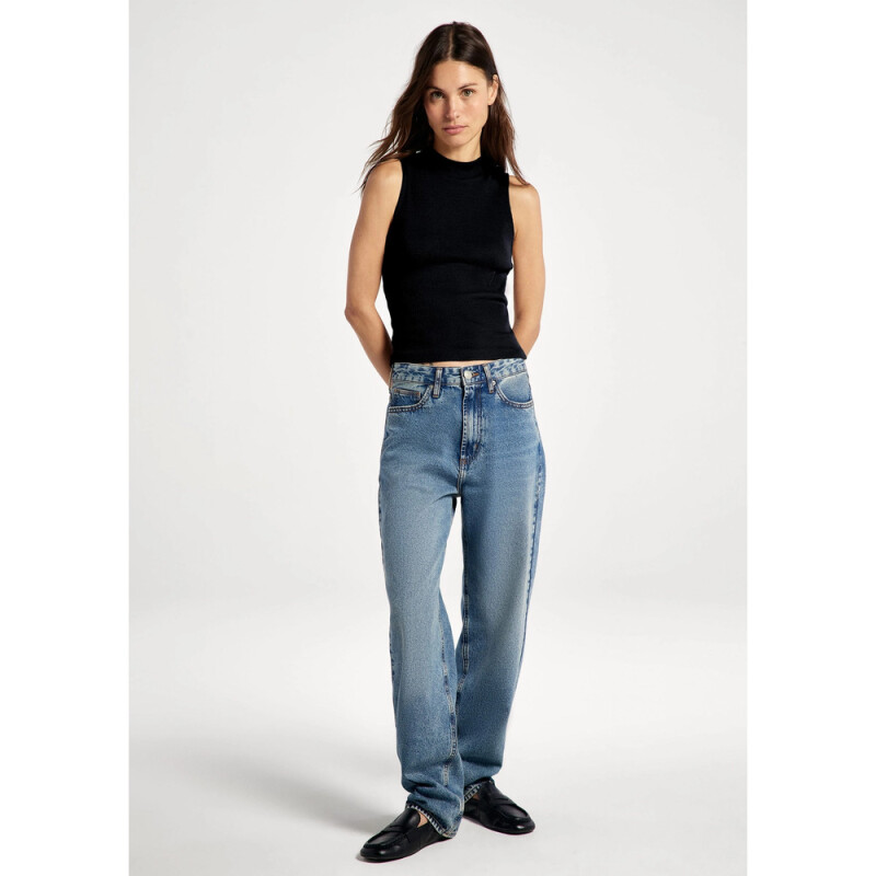 CAMISETA REGATA FEM PRETO ESCURO