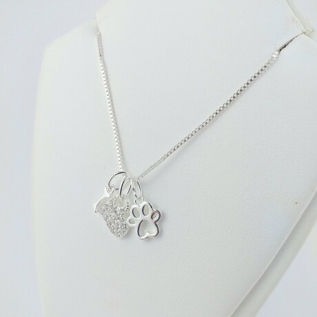 Cadena de plata 925 con dijes mascota, hueso, corazón con circonias, huella. Cadena de plata 925 con dijes mascota, hueso, corazón con circonias, huella.