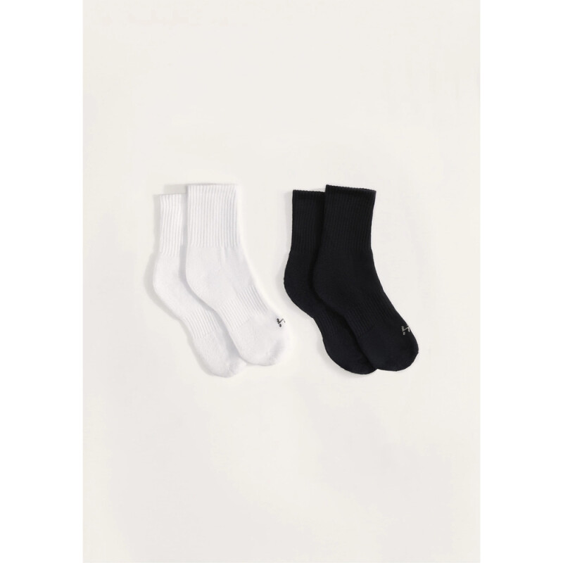 KIT COM 2 PARES MEIAS UNISSEX BRANCO/PRETO