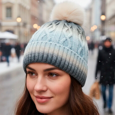 Gorro De Lana PomPom Gris/Celeste