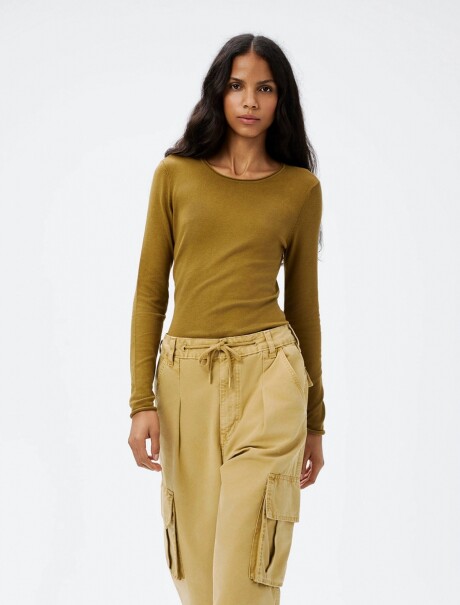 BLUSA EN PUNTO TEJIDO LIVIANO BLUSA ML FEM