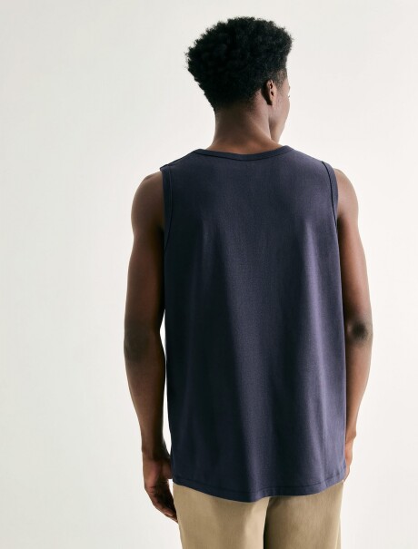 MUSCULOSA CON ESTAMPA NEGRO