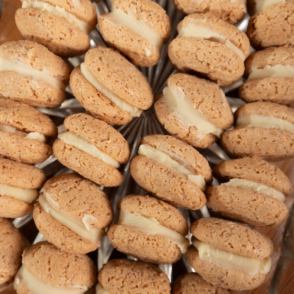 Amaretti relleno de Chocolate Blanco