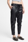 Pantalón slim fit Negro