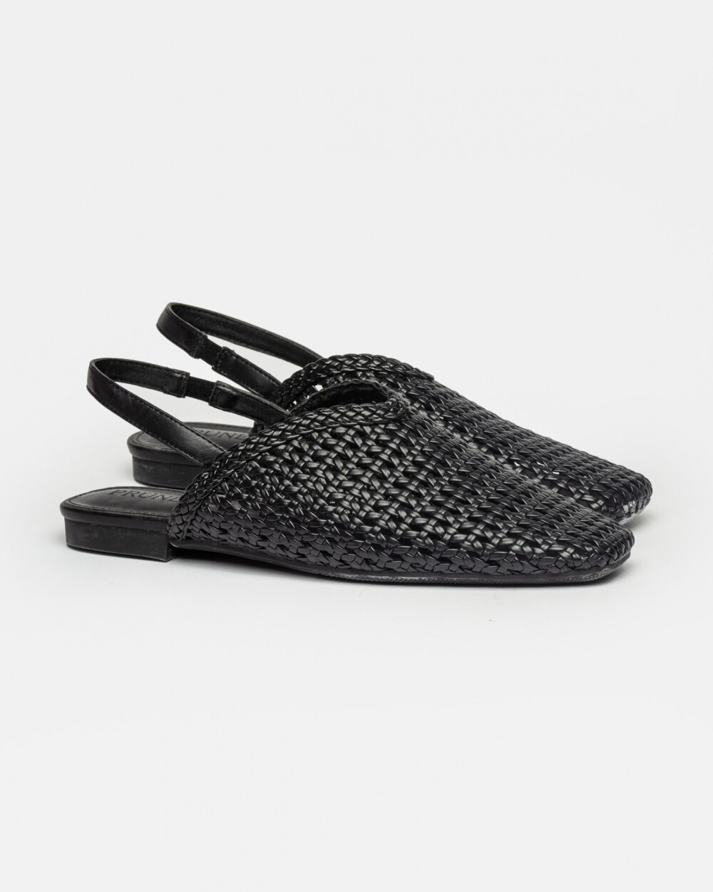 Mule Perla en efecto cuero liso Negro