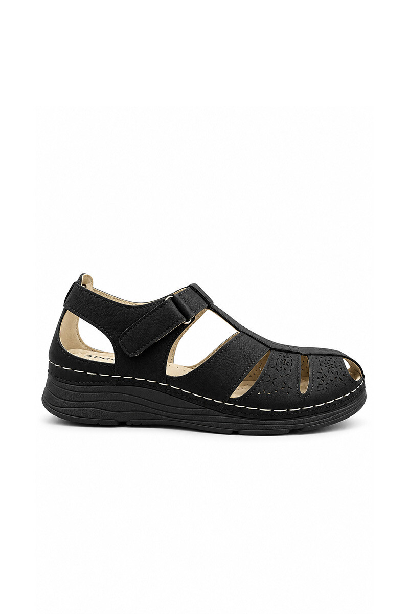 Sandalia cerrada con velcro Aurora AU226 