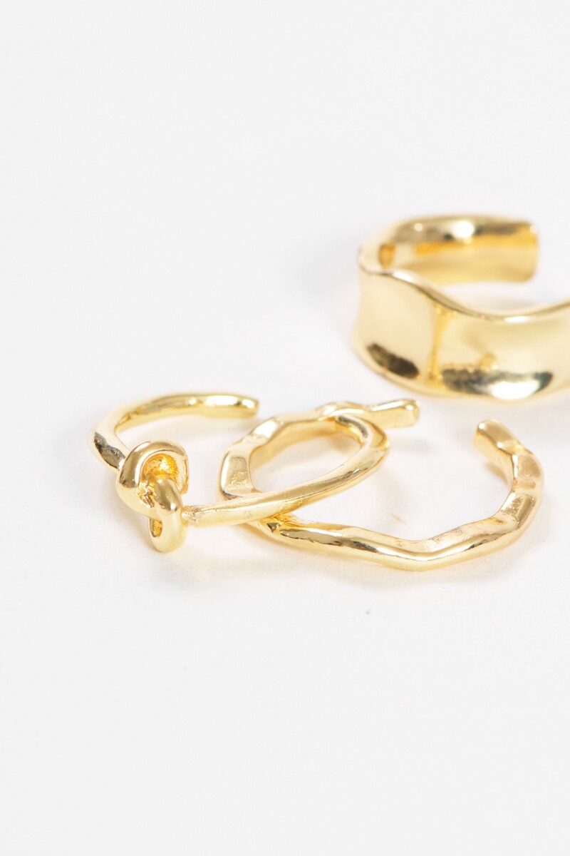 Set de tres anillos metálicos dorado