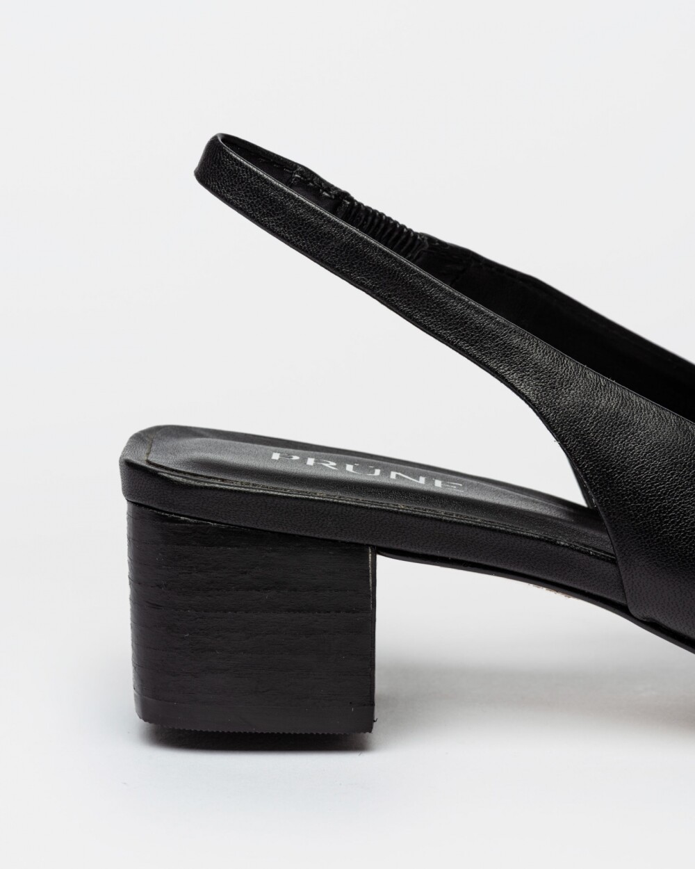 Stiletto Marga En Cuero Liso Negro