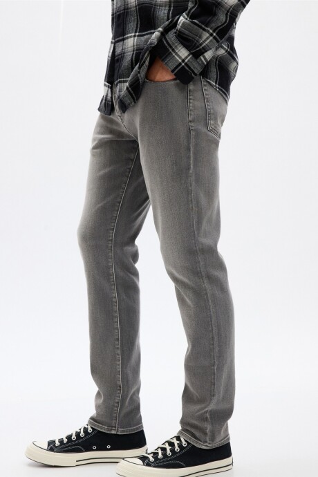 Jean Slim Soft Hombre Grey Wash