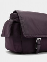Bolso Bandolera De Nylon Con Solapa burdeos