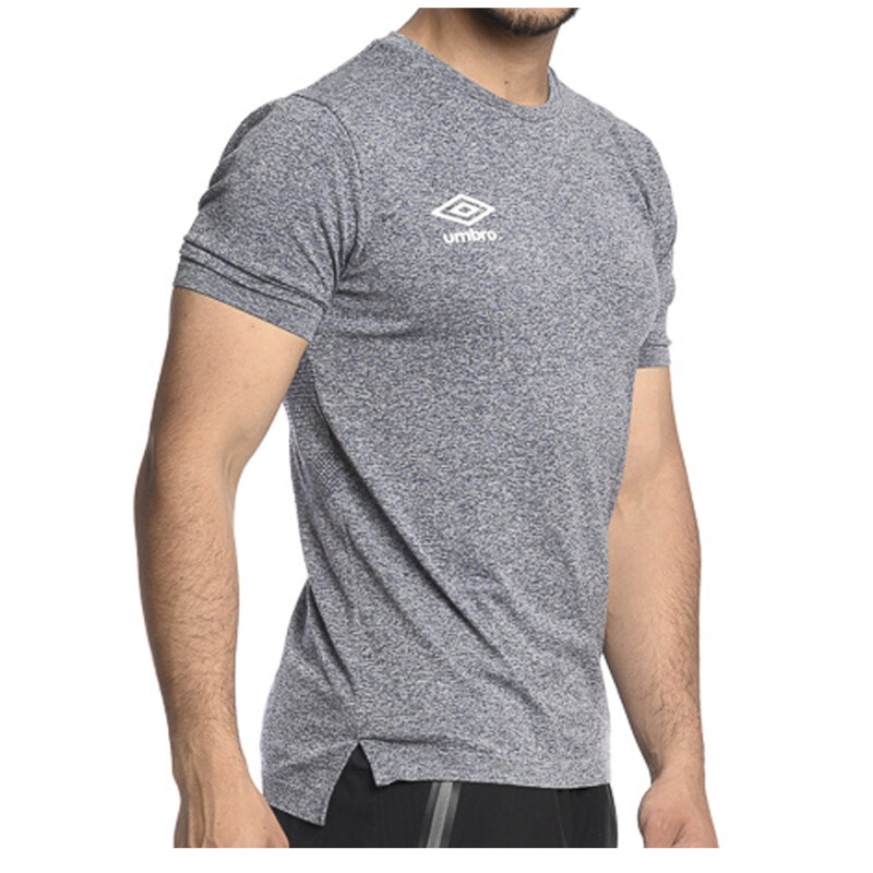 Remera de Hombre Umbro Arrow Negro Melange - Blanco