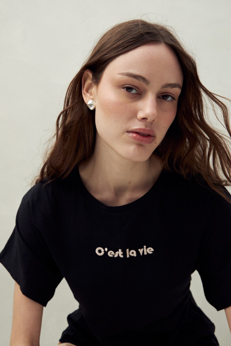 REMERA MILERA Negro
