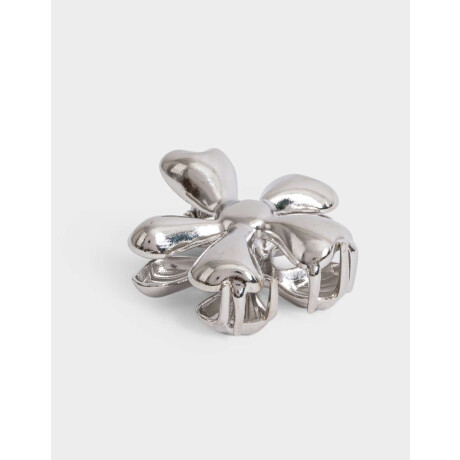 Broche De Flor Plateado