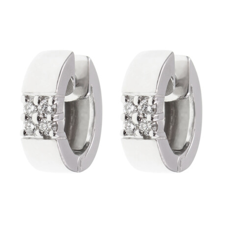 Aros anchos de oro blanco 18k con 8 brillantes Aros anchos de oro blanco 18k con 8 brillantes