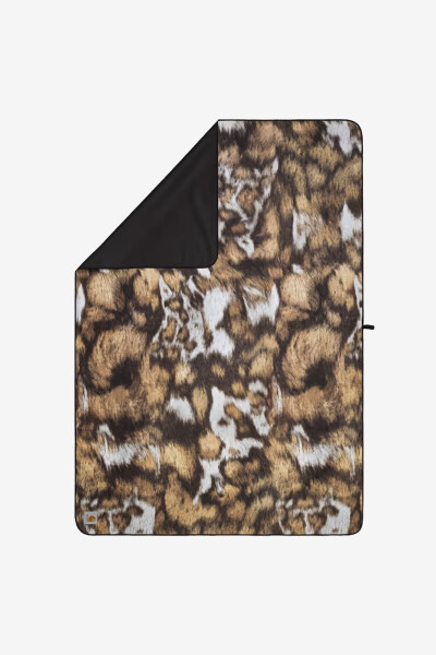 WILD DOG PACKABLE TOWEL Estampado