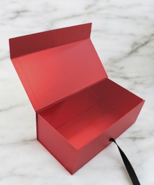 Caja rígida con imán 30x15x10,5 cm. ROJO