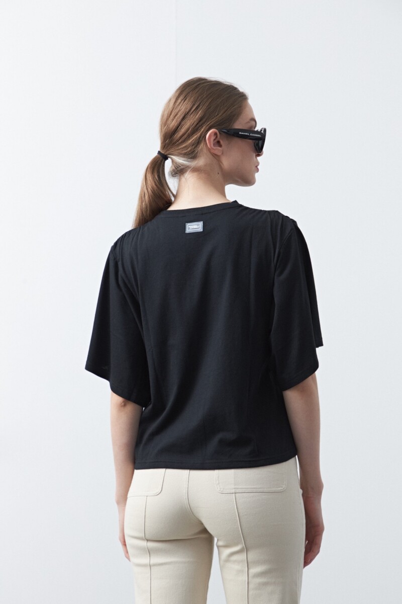 REMERA ALGARROBO Negro